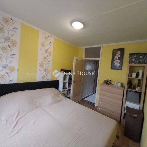 Eladó téglalakás, Etyeken 59 M Ft, 4 szobás