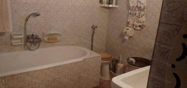 Eladó családi ház, Tiszaföldváron 19.9 M Ft, 3 szobás