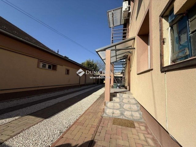 Eladó családi ház, Vecsésen 56.9 M Ft, 2 szobás
