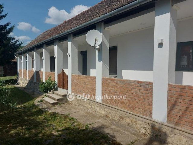 Eladó családi ház, Kárászon 31 M Ft, 3 szobás