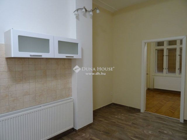 Eladó családi ház, Budapesten, X. kerületben 310 M Ft, 9 szobás