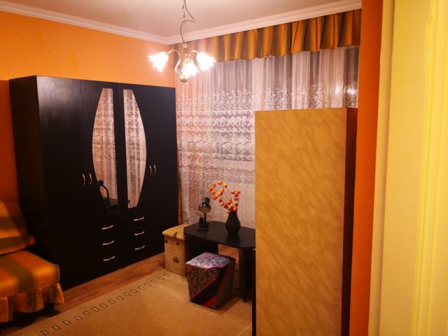 Kiadó panellakás, albérlet, Debrecenben 180 E Ft / hó, 2 szobás