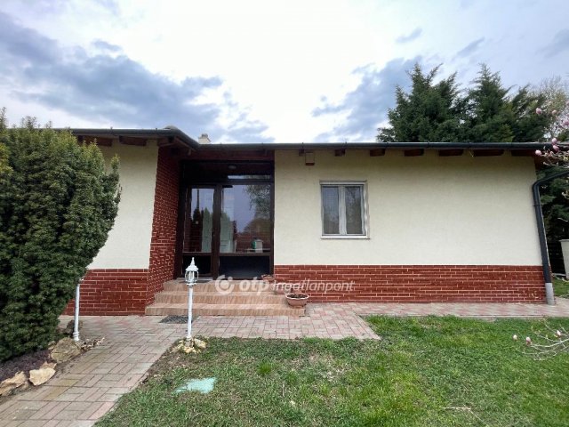 Eladó családi ház, Debrecenben 124.9 M Ft, 2+1 szobás