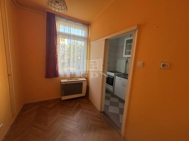 Eladó téglalakás, Szombathelyen 28 M Ft, 1+1 szobás