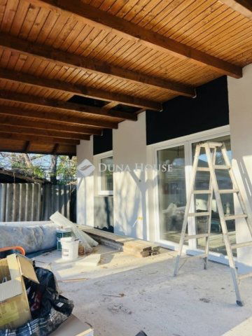 Eladó családi ház, Szigethalmon 84.99 M Ft, 3 szobás