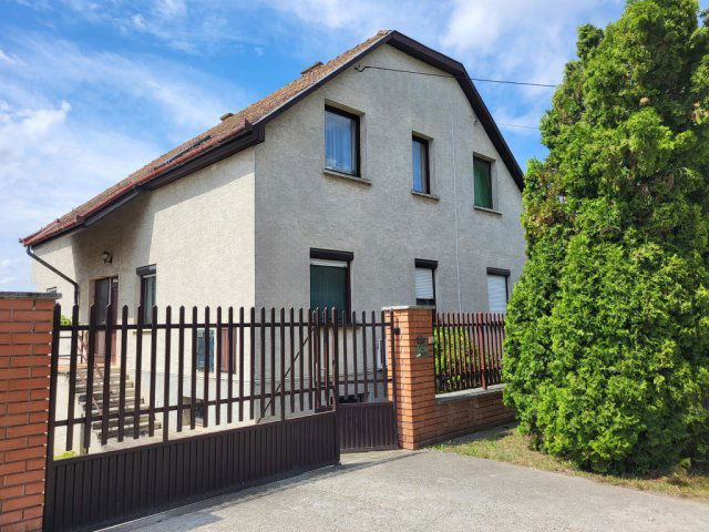 Eladó családi ház, Csömörön, Csömör úton 74.9 M Ft