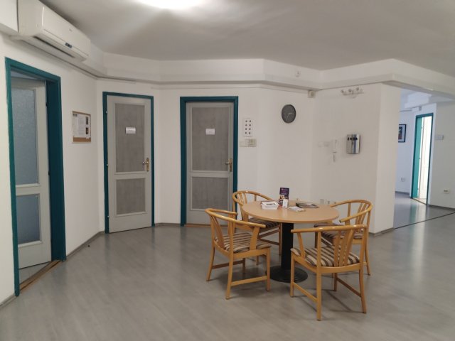 Kiadó iroda, Győrött 75 E Ft / hó, 1 szobás