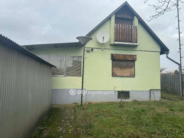 Eladó családi ház, Debrecenben 22 M Ft, 2+1 szobás