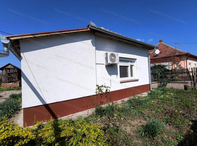 Eladó családi ház, Törökszentmiklóson 15.1 M Ft, 2 szobás