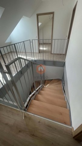 Kiadó téglalakás, albérlet, Pécsett, Kóczián Sándor utcában