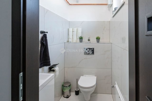 Eladó ikerház, Vecsésen 99 M Ft, 3 szobás / költözzbe.hu