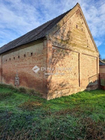 Eladó családi ház, Regenyén 22.99 M Ft, 4 szobás