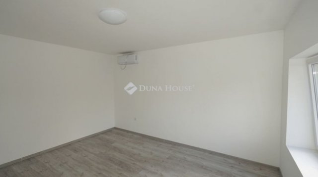 Eladó családi ház, Zalaszentivánon 130 M Ft, 2 szobás