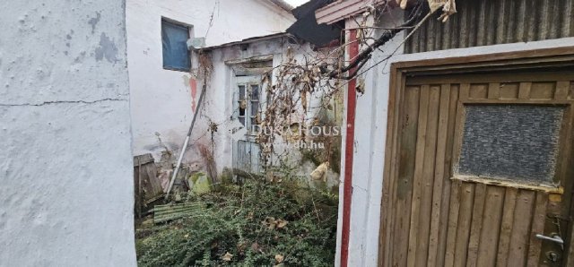 Eladó családi ház, Szombathelyen 35 M Ft, 2 szobás