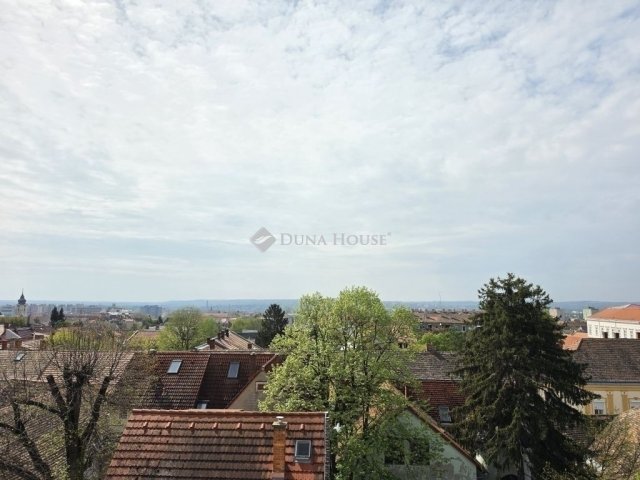 Eladó panellakás, Pécsett 47.9 M Ft, 2 szobás