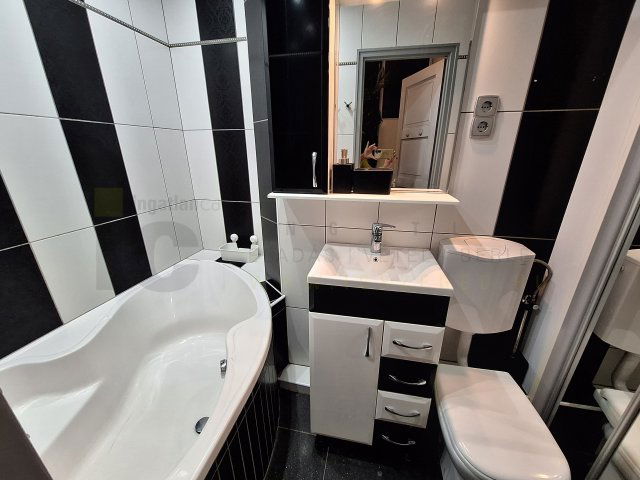 Kiadó téglalakás, albérlet, Szegeden 180 E Ft / hó, 1 szobás