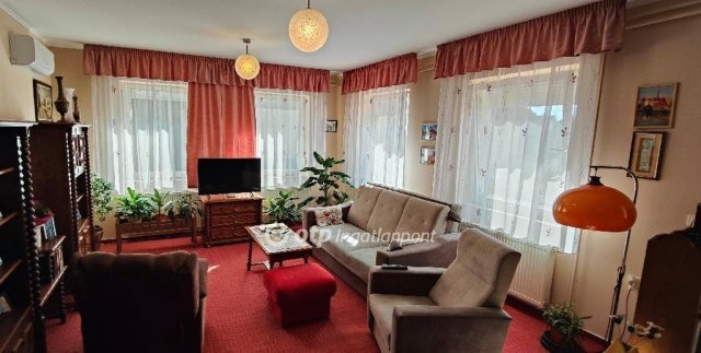 Eladó családi ház, Siklóson 77.9 M Ft, 3 szobás