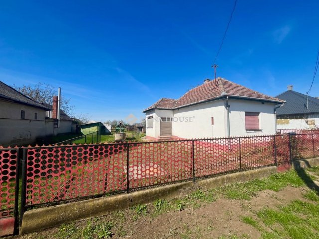 Eladó családi ház, Sárbogárdon 15.9 M Ft, 2 szobás