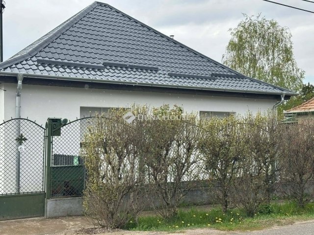 Eladó családi ház, Maglódon 75.9 M Ft, 3 szobás