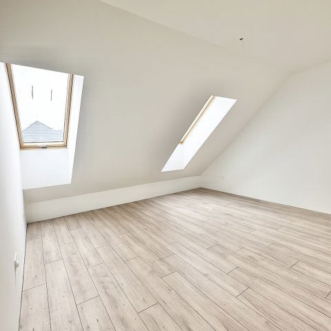 Eladó téglalakás, Szombathelyen 59.9 M Ft, 4 szobás