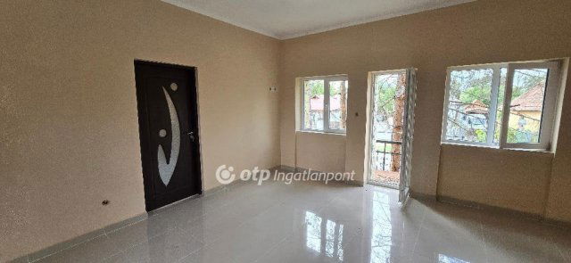 Eladó téglalakás, Berettyóújfaluban 22.9 M Ft, 1+1 szobás