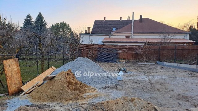 Eladó téglalakás, Balatonakarattyán 144 M Ft, 4 szobás