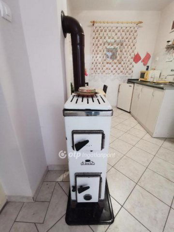 Eladó nyaraló, Cegléden 30 M Ft, 1 szobás / költözzbe.hu