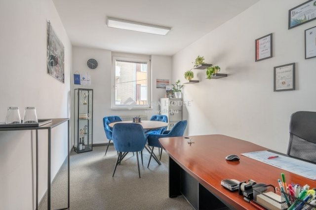 Eladó iroda, Budapesten, I. kerületben 1200 M Ft, 7 szobás