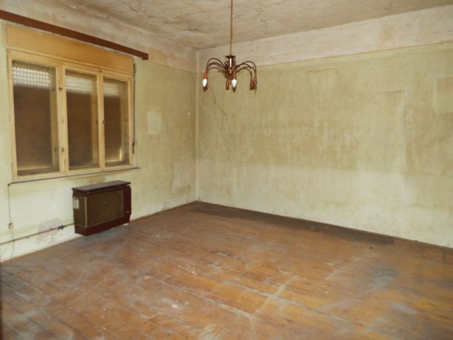 Eladó családi ház, Adonyban 36.3 M Ft, 3 szobás