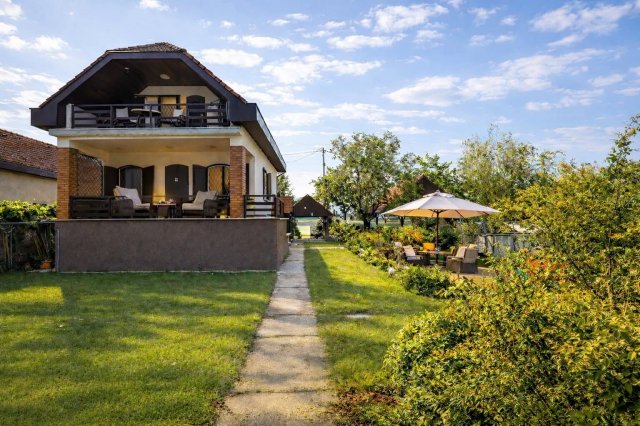 Eladó családi ház, Áporkán 199 M Ft, 4 szobás