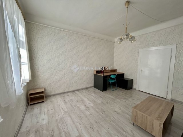 Eladó sorház, Budapesten, XV. kerületben 36.5 M Ft, 1 szobás