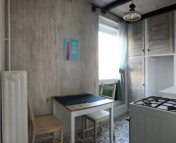 Kiadó panellakás, albérlet, Pécsett, Zója utcában, 3 szobás