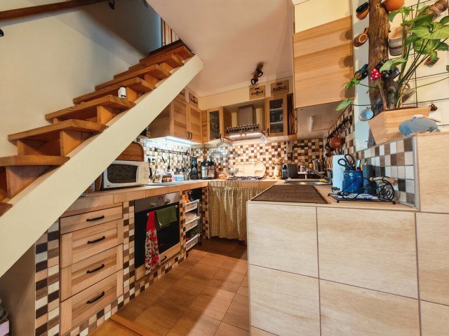 Eladó ikerház, Velencén 69.99 M Ft, 4 szobás