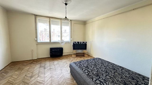 Eladó téglalakás, Kecskeméten 36 M Ft, 1 szobás