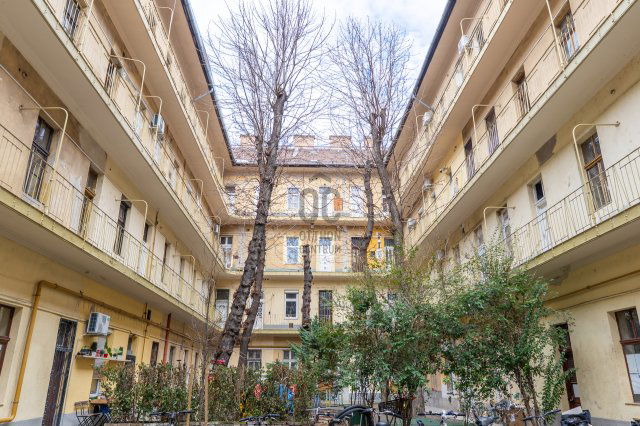 Eladó téglalakás, Budapesten, VII. kerületben, Dob utcában