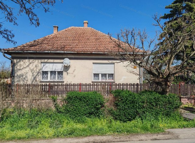 Eladó családi ház, Jászdózsán 24.9 M Ft, 2 szobás