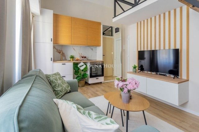 Eladó téglalakás, Budapesten, VII. kerületben 43.9 M Ft