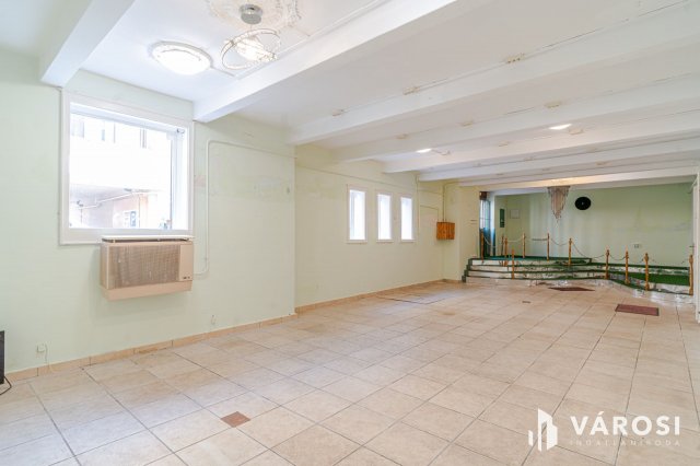 Kiadó üzlethelyiség, Szegeden 250 E Ft / hó, 2 szobás