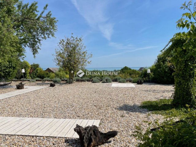 Eladó családi ház, Lovason 119 M Ft, 4 szobás