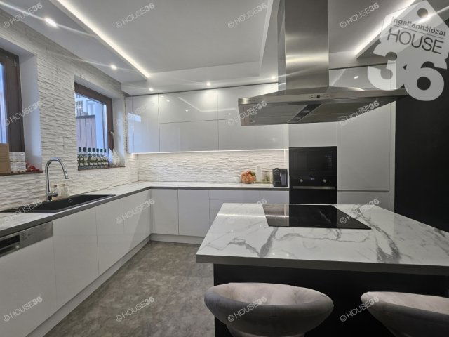 Eladó sorház, Kecskeméten 129 M Ft, 4 szobás