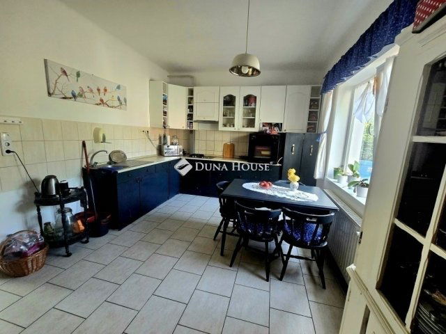 Eladó ikerház, Pécsett 93.99 M Ft, 5 szobás