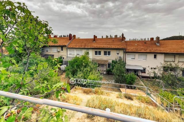 Eladó sorház, Szekszárdon 75 M Ft, 3+1 szobás