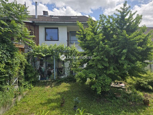 Eladó családi ház, Budapesten, XVI. kerületben, Csömöri úton