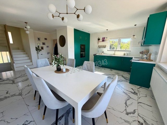 Eladó családi ház, Tatán, Deák Ferenc utcában 155 M Ft