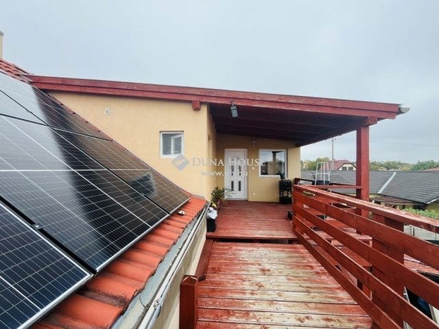 Eladó családi ház, Érden 129.9 M Ft, 7+1 szobás