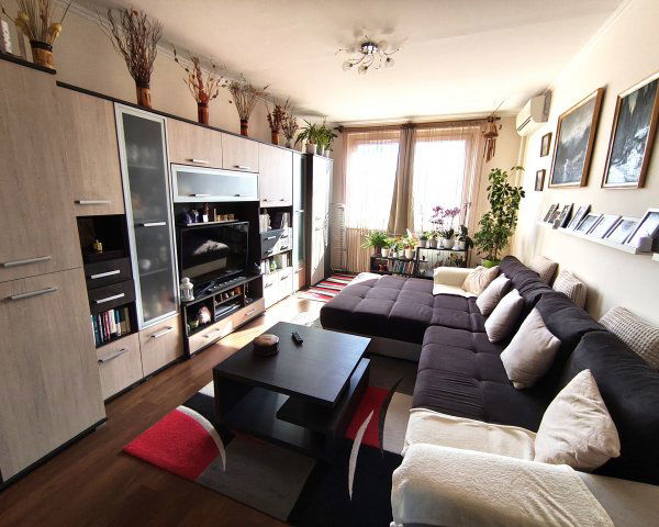 Eladó panellakás, Veszprémben 62.7 M Ft, 1+2 szobás