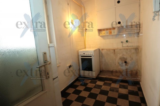 Eladó téglalakás, Szegeden 42.9 M Ft, 2 szobás