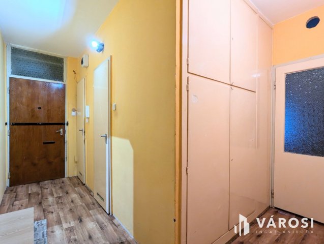 Eladó panellakás, Békéscsabán 21.9 M Ft, 1 szobás