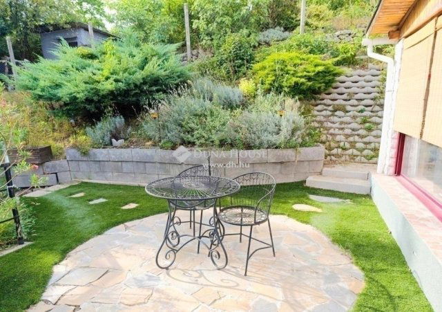 Eladó családi ház, Szentendrén 119.9 M Ft, 4 szobás