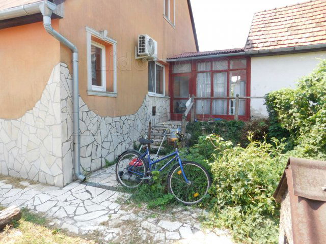 Eladó családi ház, Székesfehérvárott 88.999 M Ft, 4 szobás